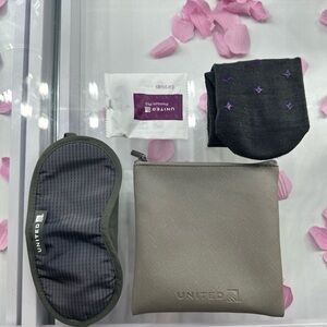 United Airlines Travel Amenity Kit